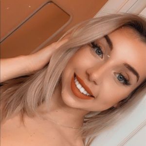 Meet your Posher, Courtenay-jane